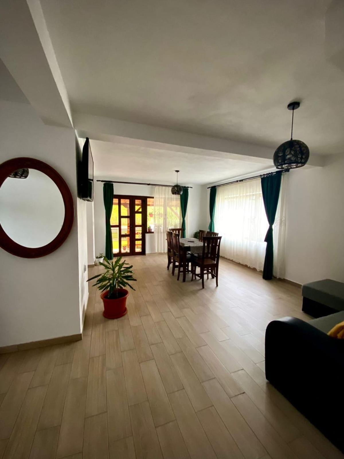 Casa Alex Hotel Curtea de Argeş Buitenkant foto