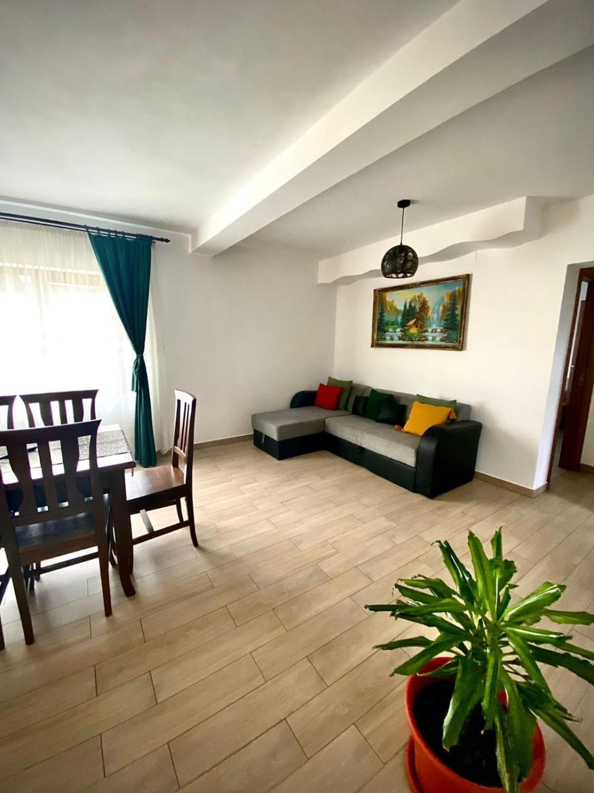 Casa Alex Hotel Curtea de Argeş Buitenkant foto