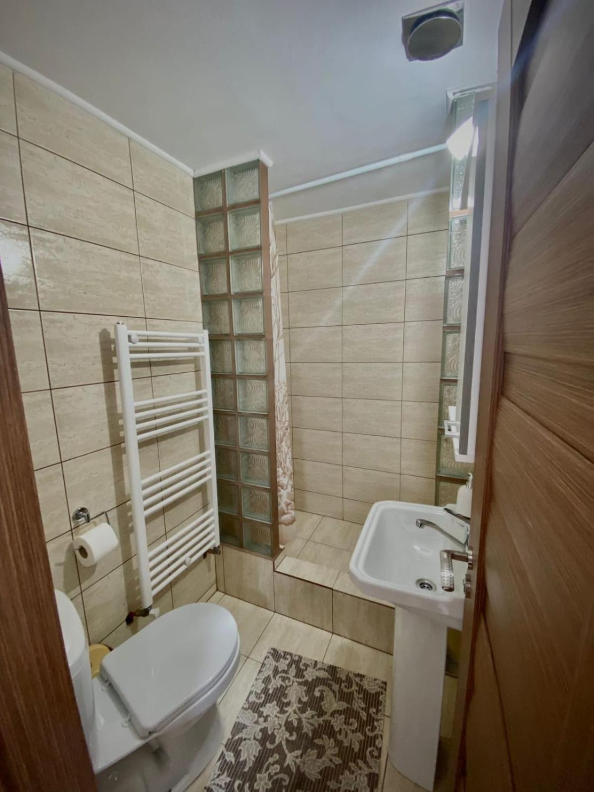 Casa Alex Hotel Curtea de Argeş Buitenkant foto
