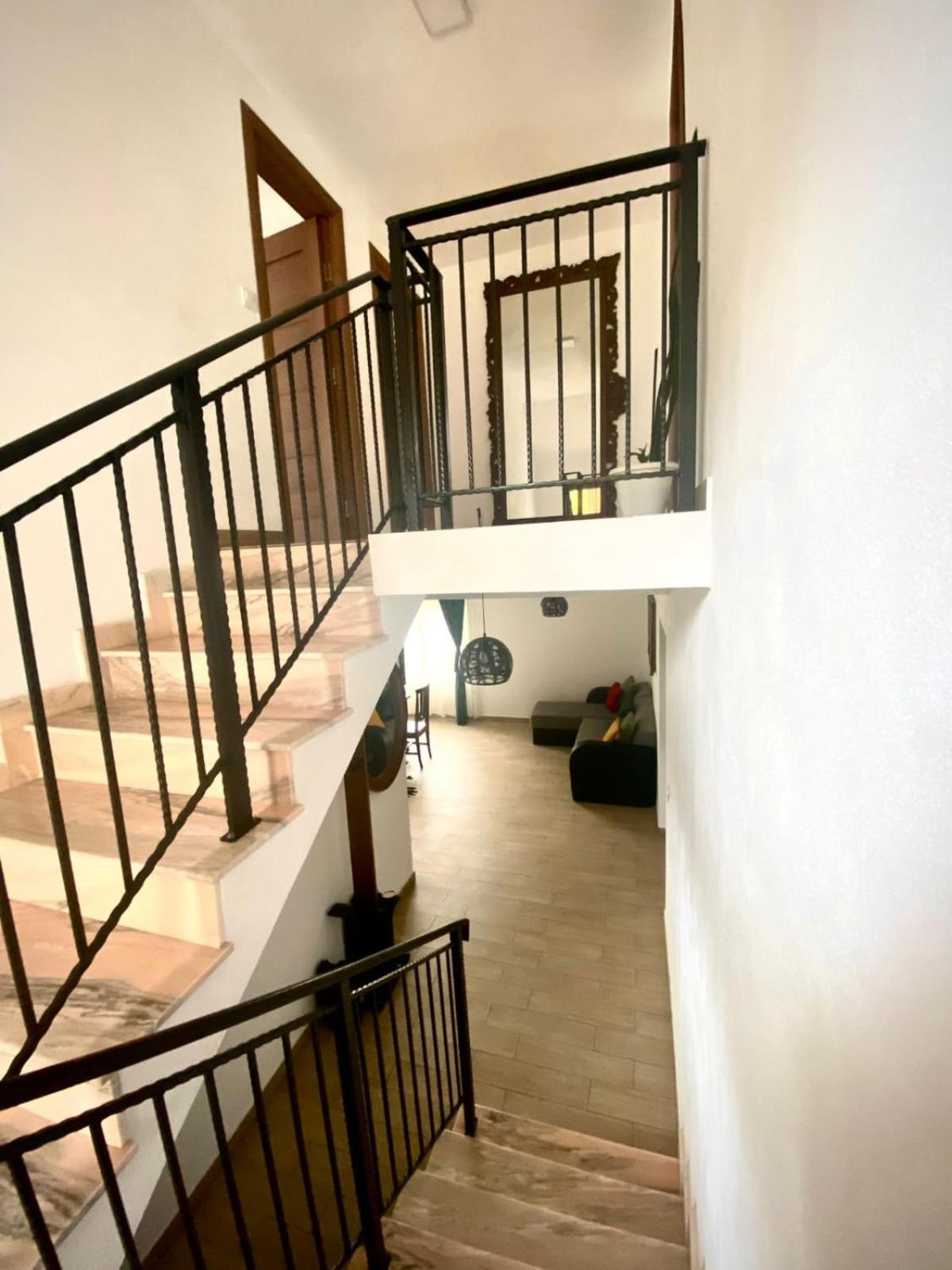 Casa Alex Hotel Curtea de Argeş Buitenkant foto