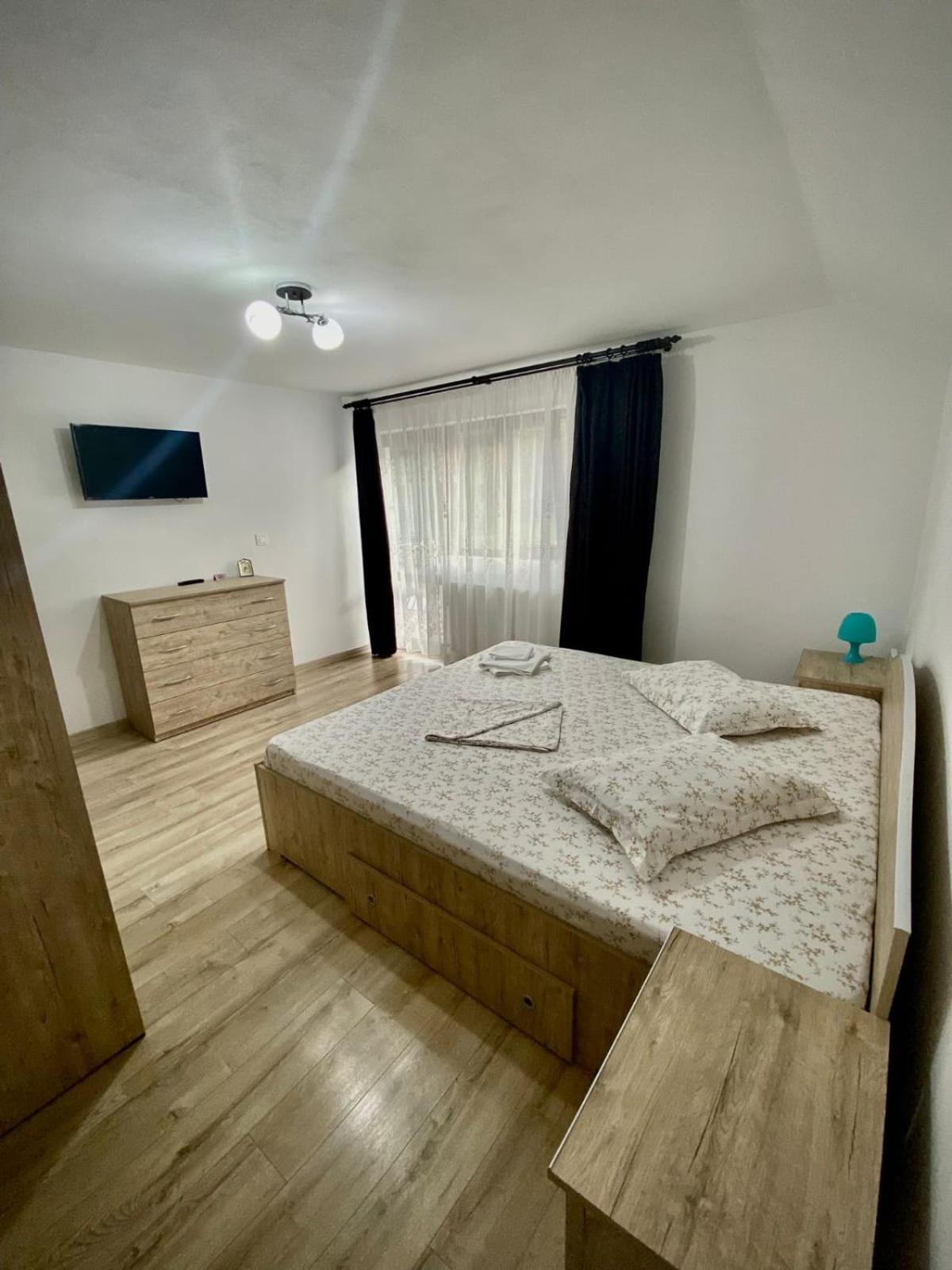 Casa Alex Hotel Curtea de Argeş Buitenkant foto