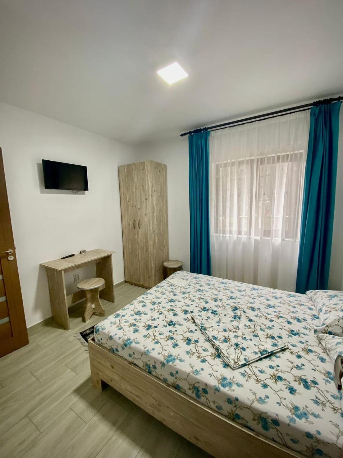 Casa Alex Hotel Curtea de Argeş Buitenkant foto